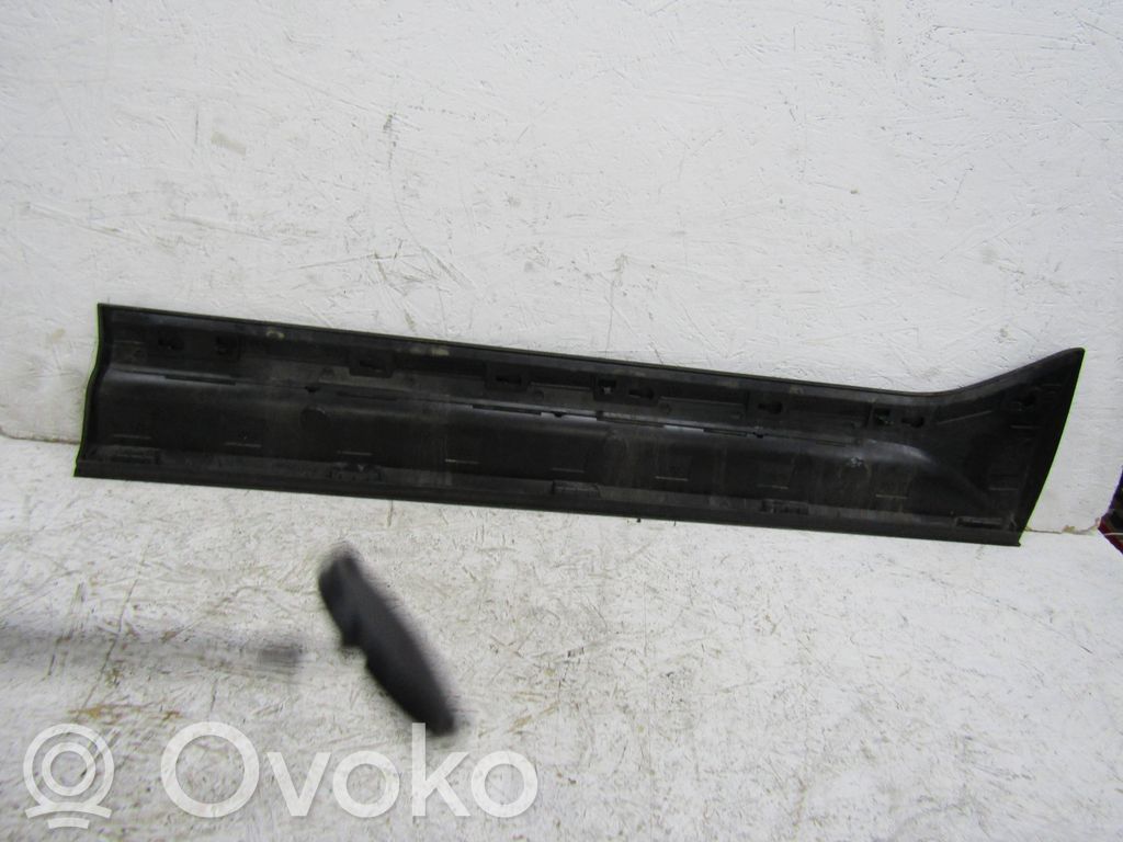 Volvo XC40 Listwa drzwi przednich 
