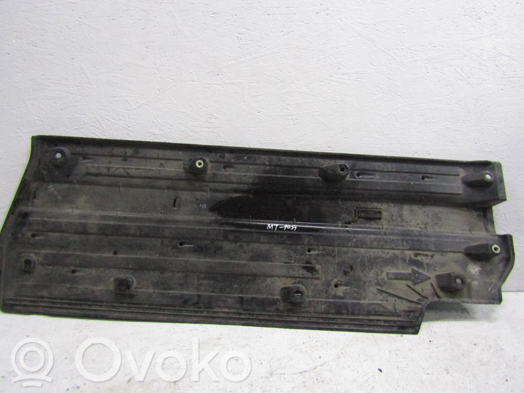 Hyundai i30 Protección inferior lateral 