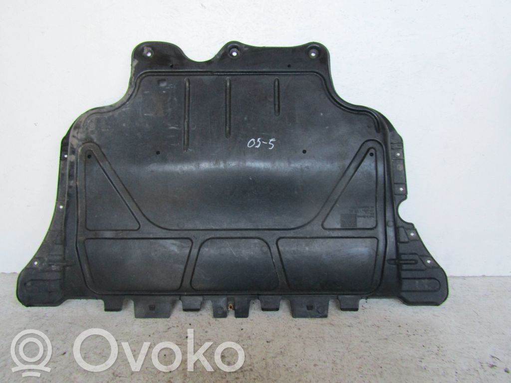 Volkswagen PASSAT B8 Engine splash shield/under tray 