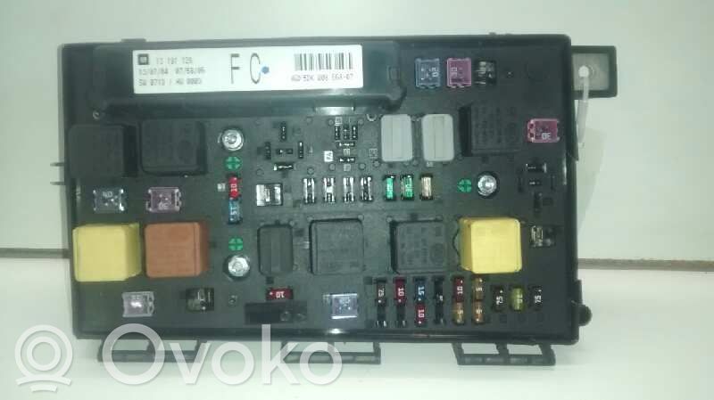 Opel Astra H Módulo de fusible 