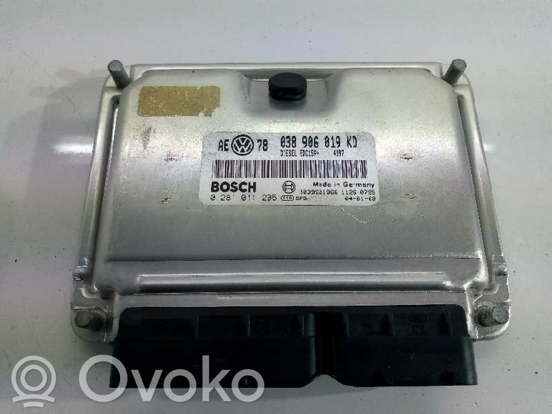 Volkswagen PASSAT Motorsteuergerät/-modul 