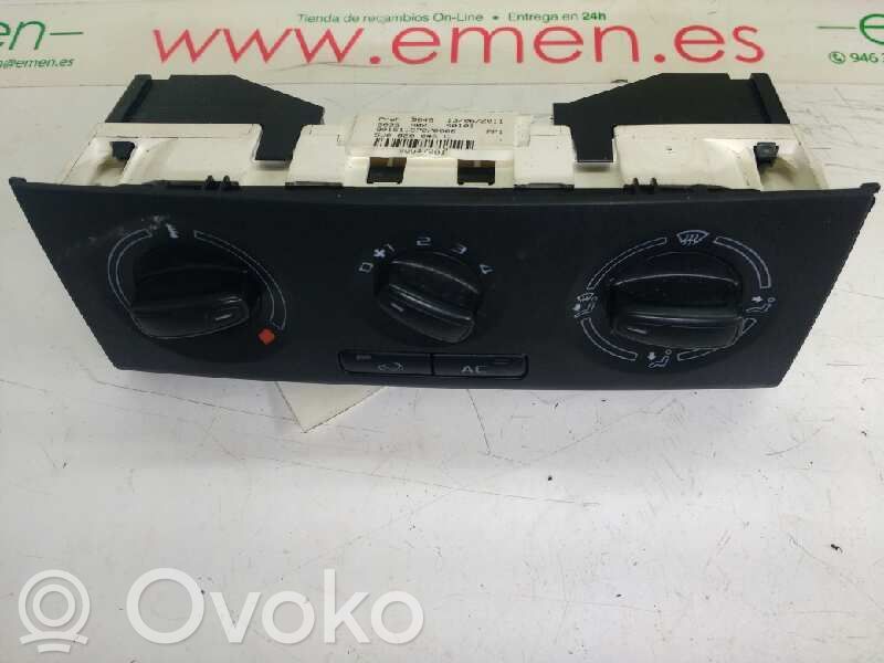 Skoda Fabia Mk2 (5J) Manetka / Przełącznik kierunkowskazów 