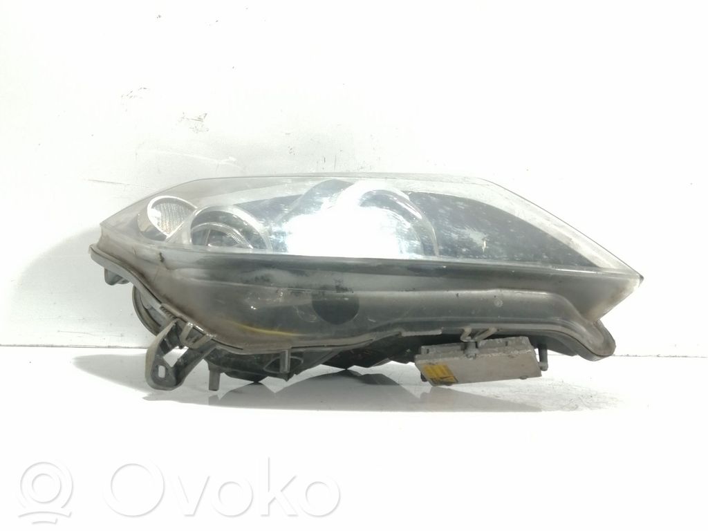 Opel Astra H Lampa przednia 