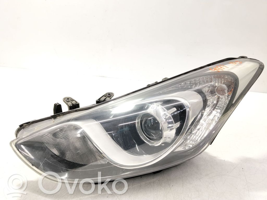Hyundai i30 Faro delantero/faro principal 