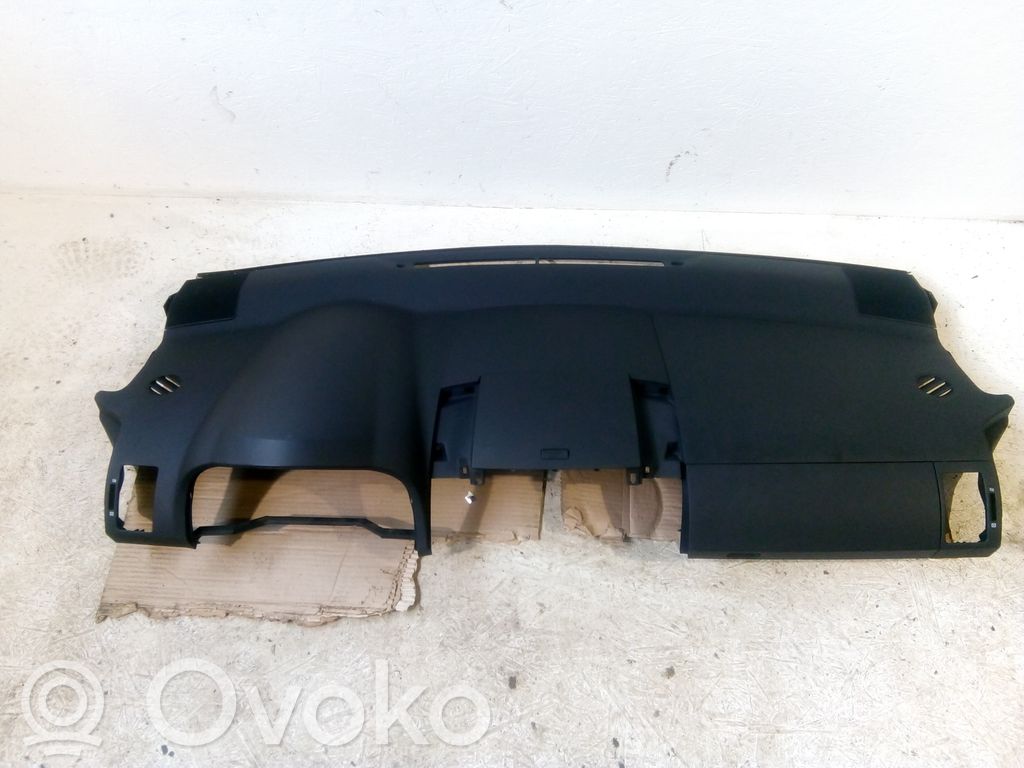 Toyota Corolla Verso AR10 Panelis 