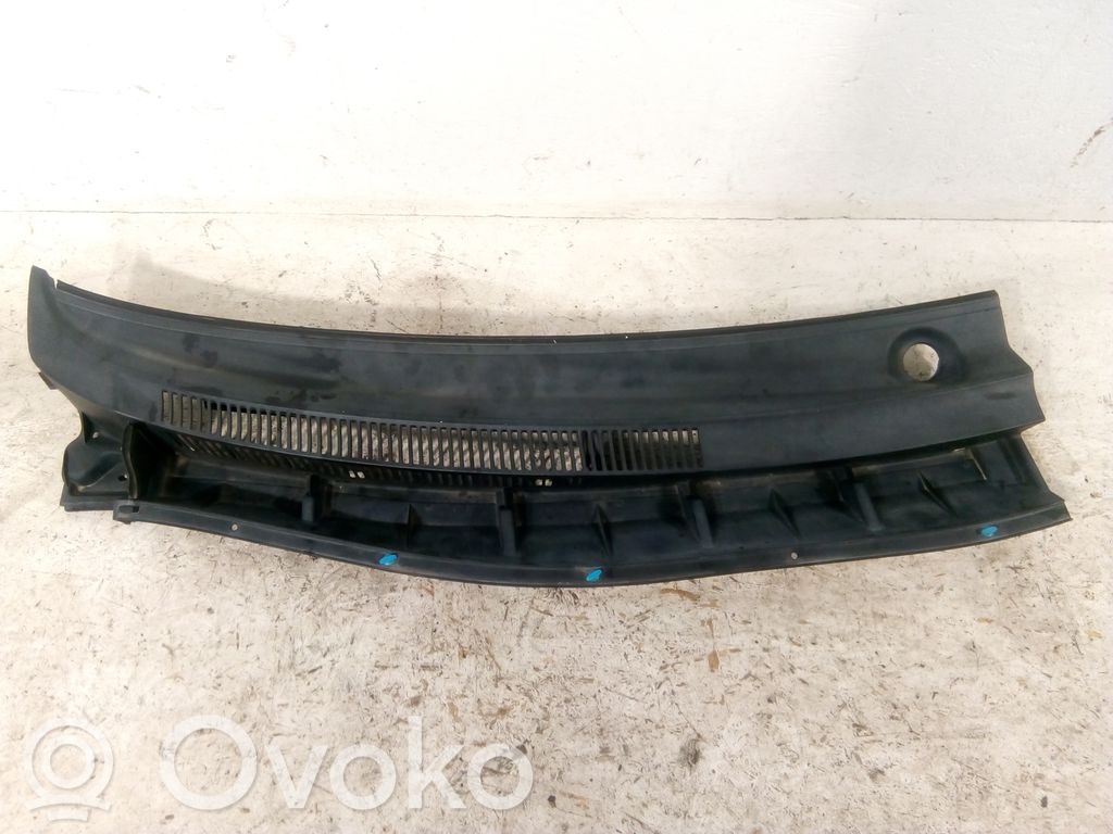 Toyota Auris 150 Windshield trim 