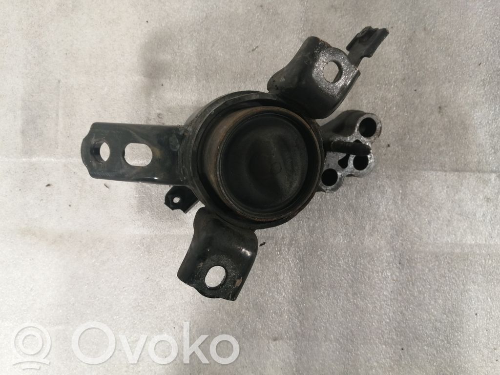 Toyota Avensis T270 Engine mount bracket 