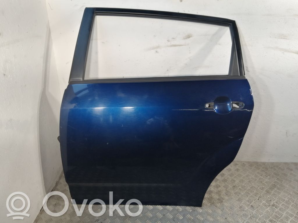 Toyota Corolla Verso AR10 Puerta trasera 