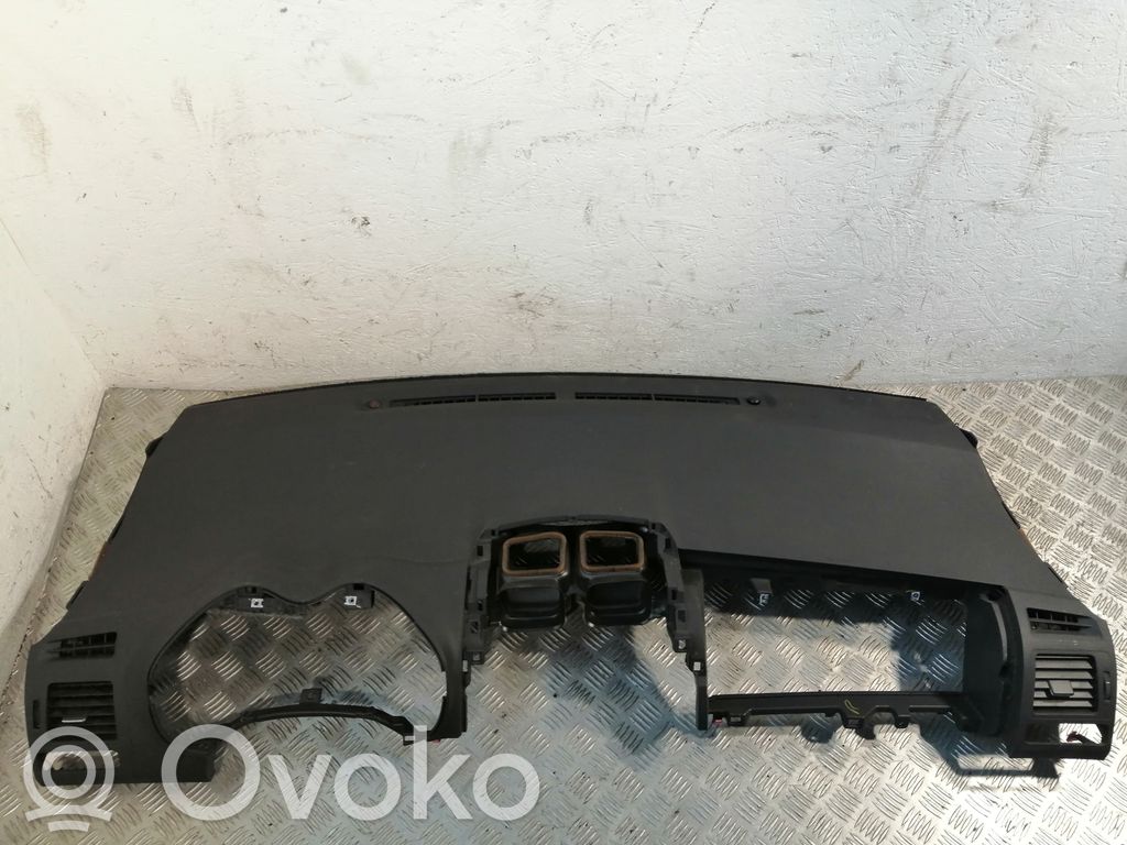 Toyota Auris 150 Deska rozdzielcza 