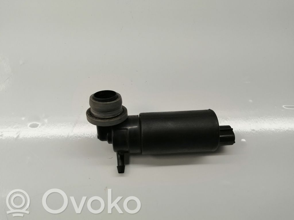 Toyota Avensis T250 Windscreen/windshield washer pump 