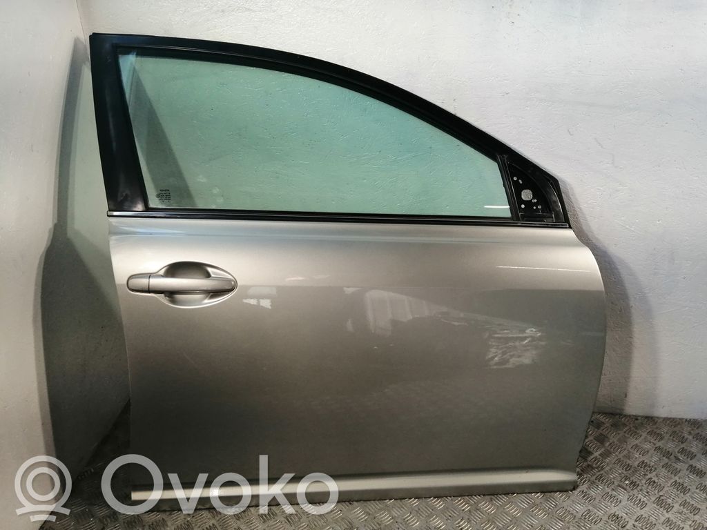Toyota Avensis T250 Drzwi przednie 