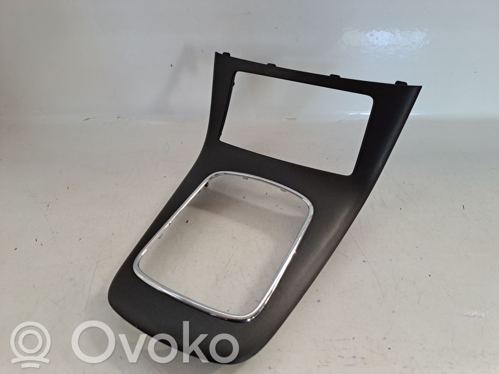 Toyota Avensis T250 Verkleidung Schalthebel (Kunststoff) 