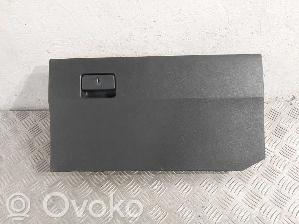 Toyota Verso Guantera 