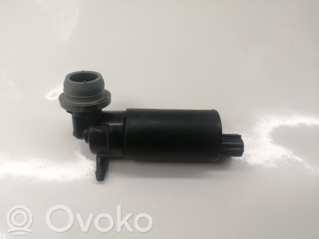 Toyota Avensis T250 Windscreen/windshield washer pump 