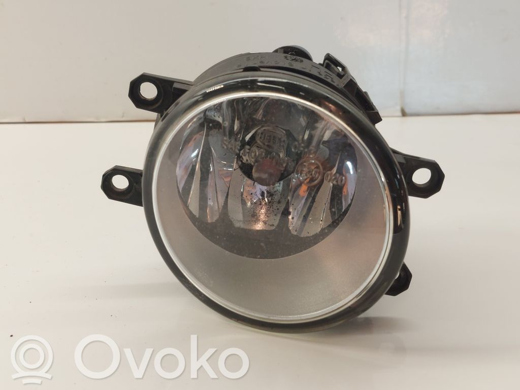 Toyota Verso Miglas lukturis priekšā 