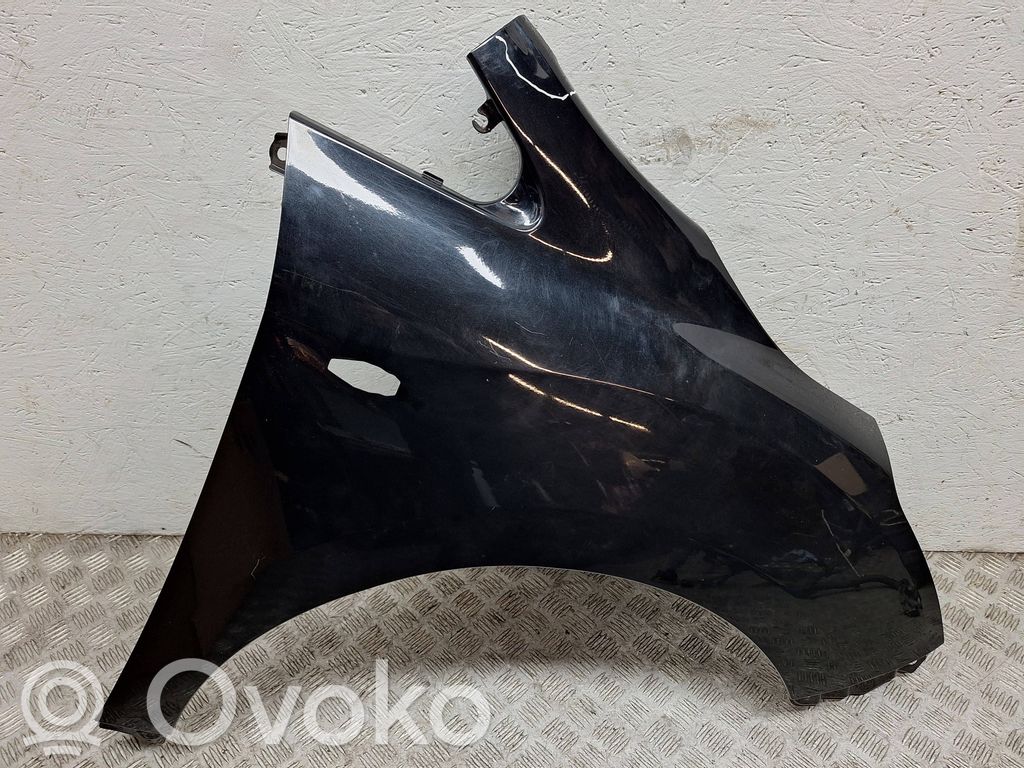 Toyota Verso Sparnas 
