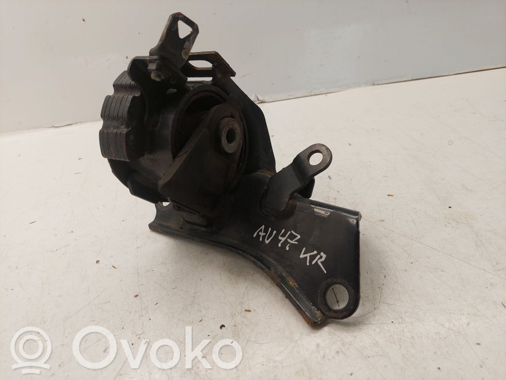 Toyota Avensis T250 Engine mount bracket 
