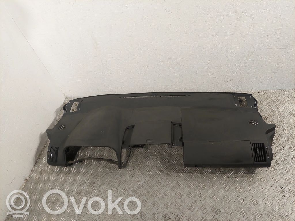 Toyota Corolla Verso AR10 Panelis 