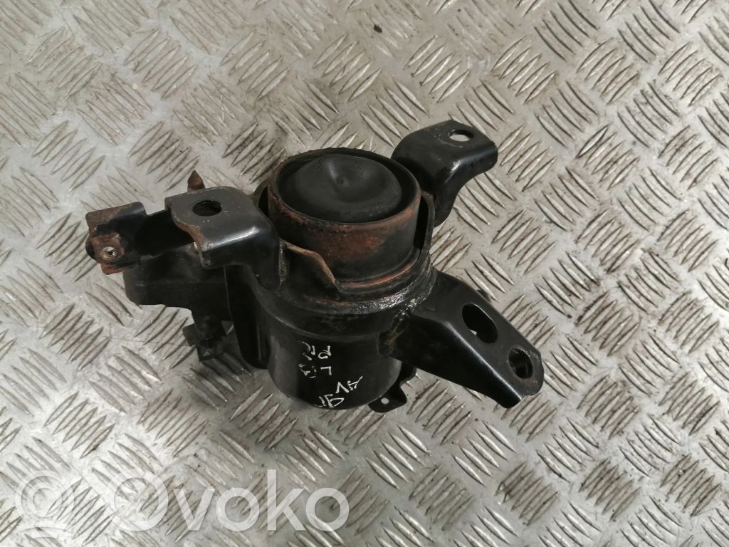 Toyota Avensis T270 Engine mount bracket 