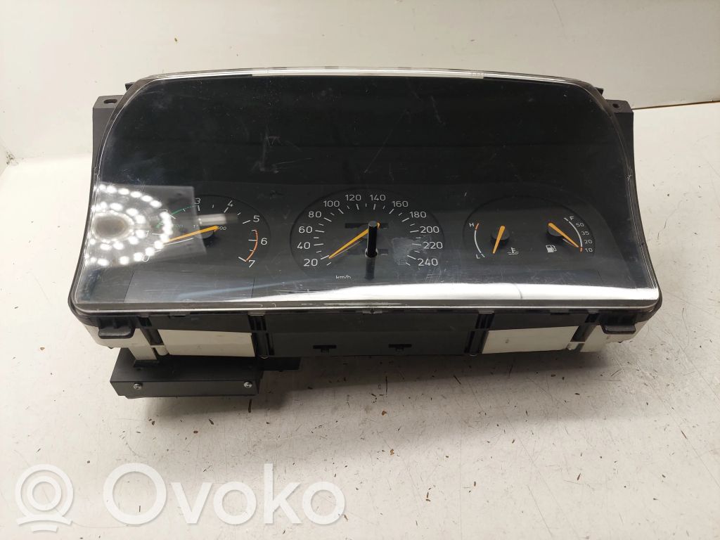 Saab 9000 CS Spidometrs (instrumentu panelī) 