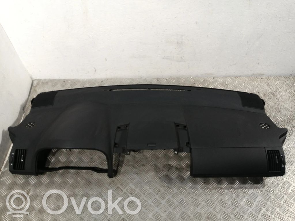Toyota Corolla Verso AR10 Panelis 