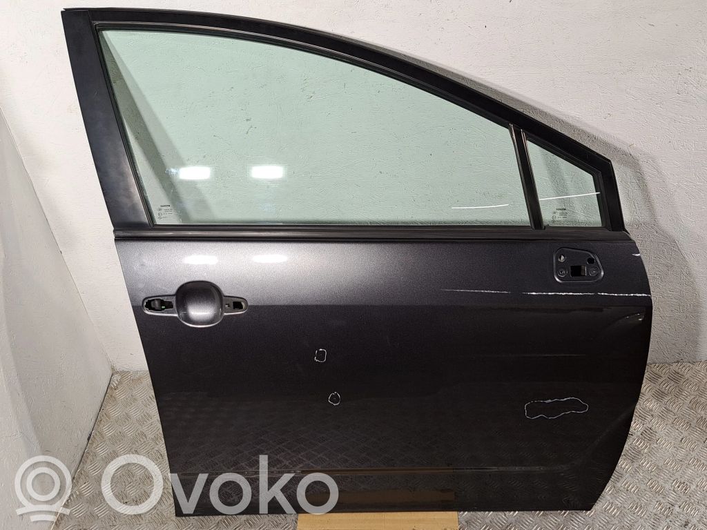 Toyota Corolla Verso AR10 Дверь 