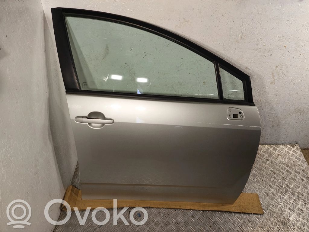 Toyota Corolla Verso AR10 Дверь 