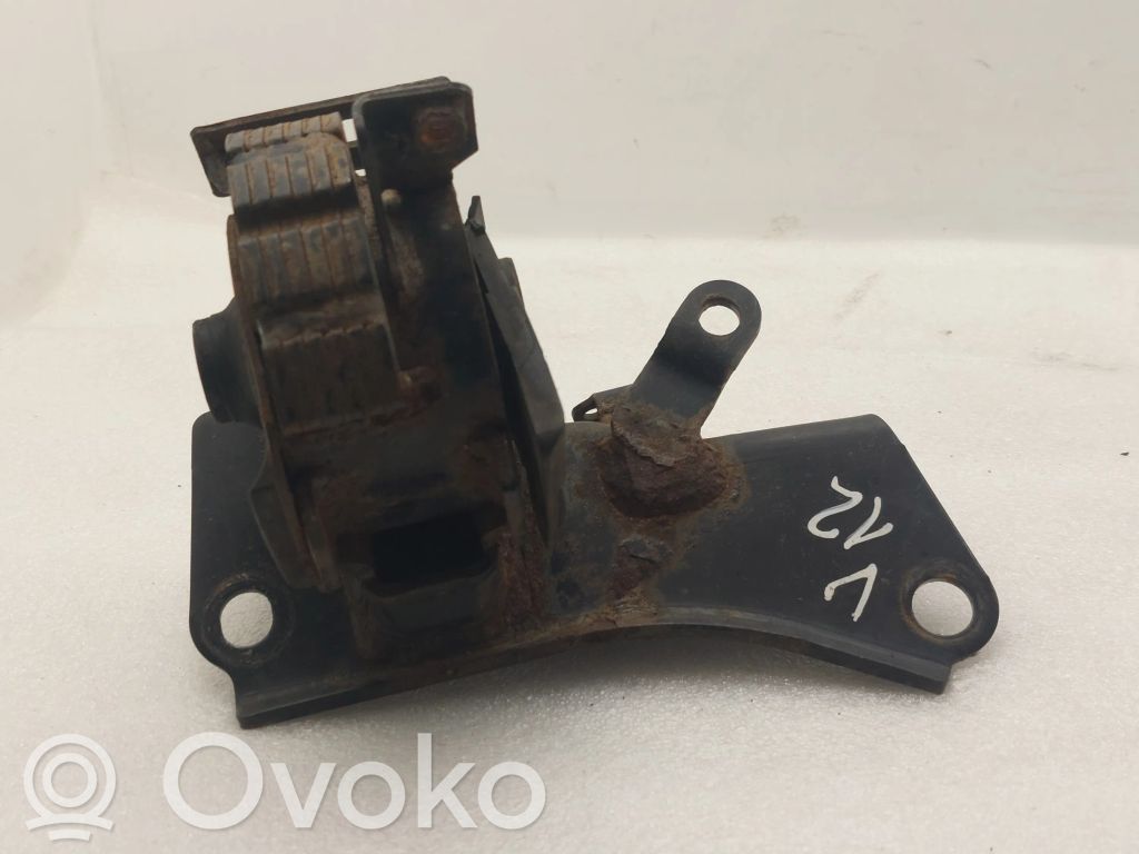 Engine mount bracket   123720R010
