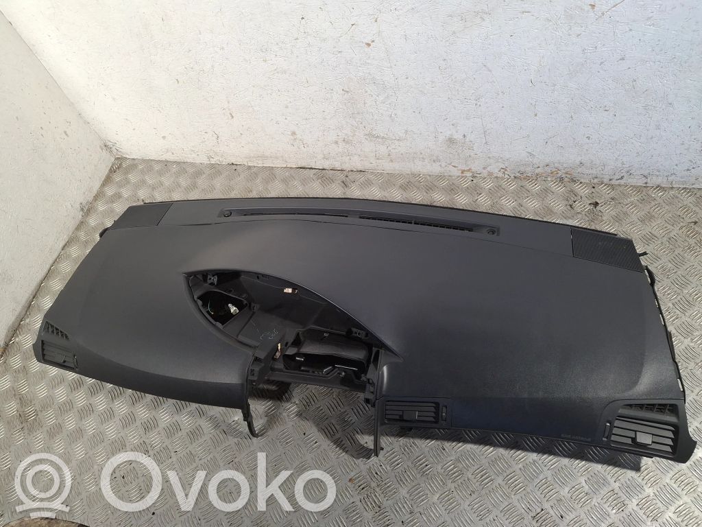 Toyota Verso Panelis 