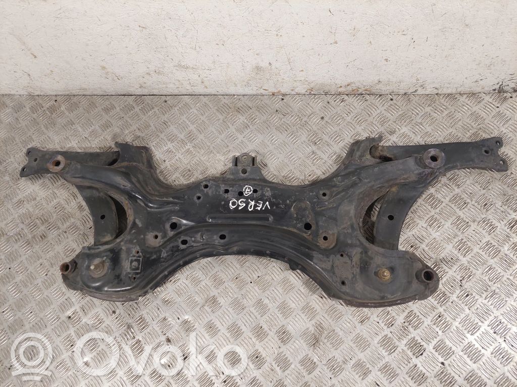 Toyota Corolla Verso AR10 Sottotelaio anteriore 