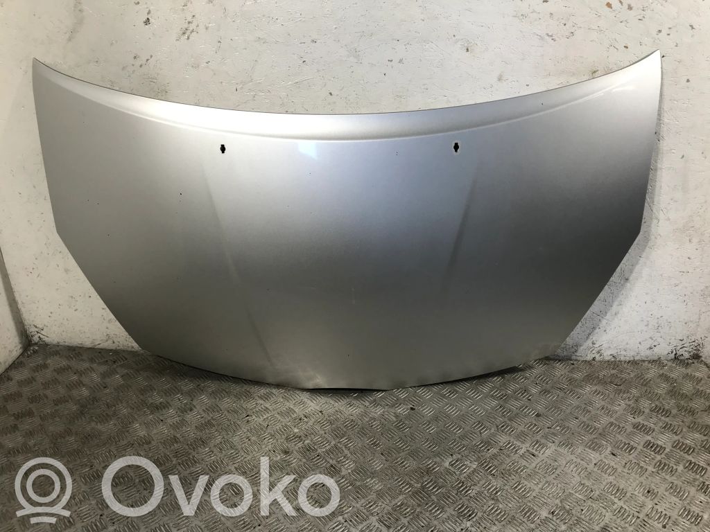 Toyota Corolla Verso AR10 Konepelti 