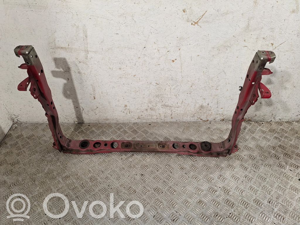 Toyota Auris 150 Pas przedni 