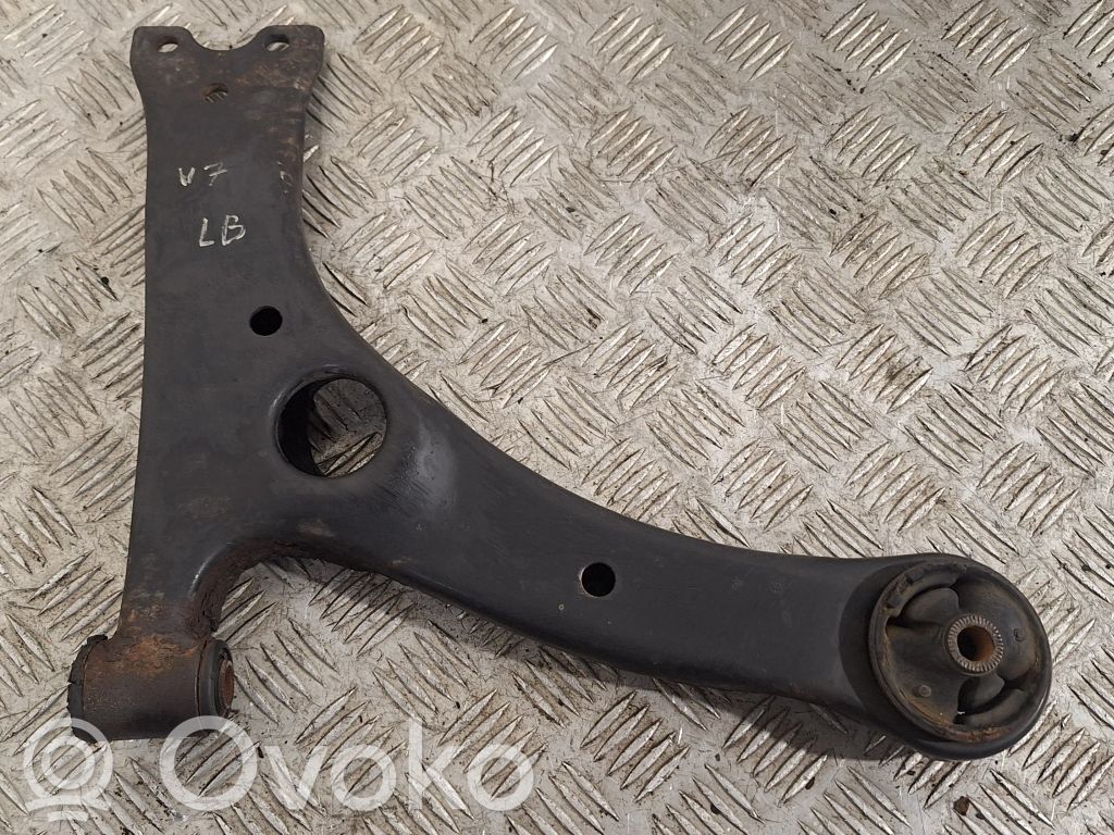 Toyota Corolla Verso AR10 Wahacz przedni 