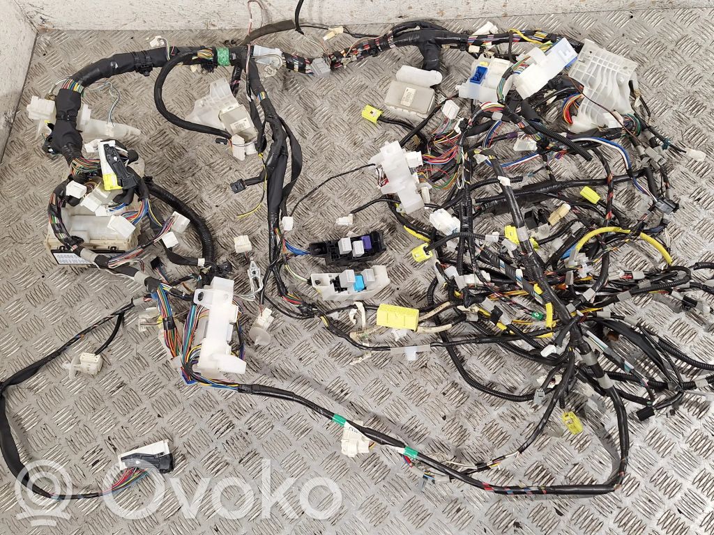 Toyota Auris 150 Inna wiązka przewodów / kabli 