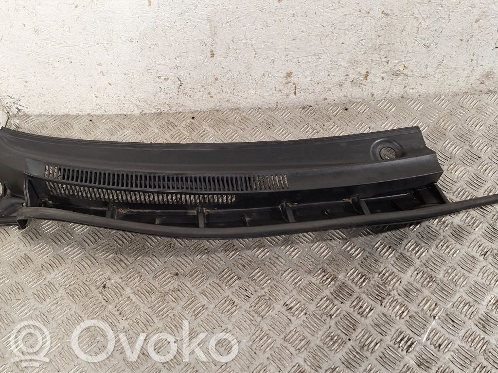 Toyota Auris 150 Windshield trim 