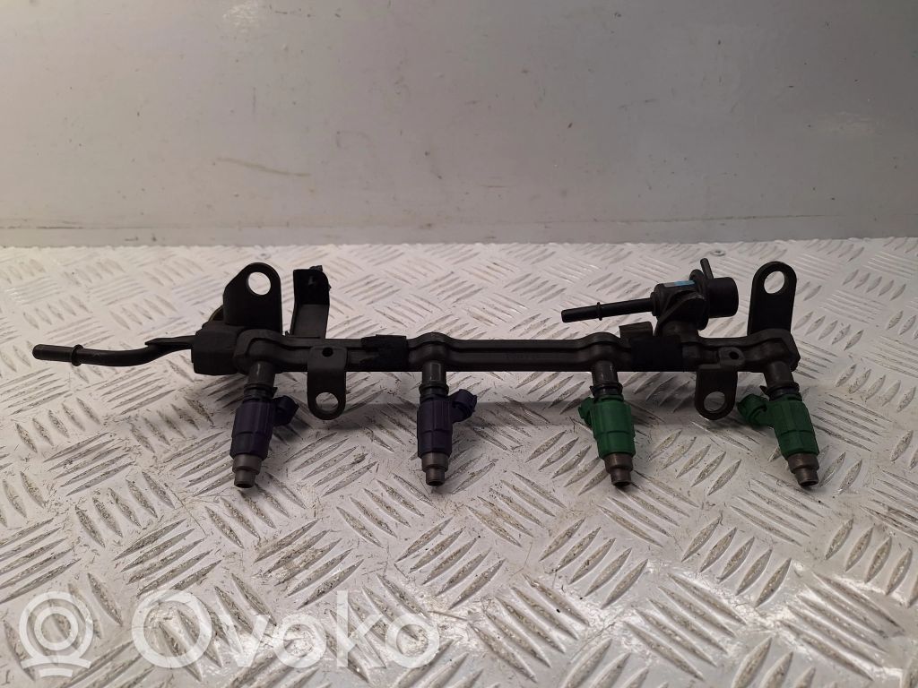 Mazda 323 F Fuel injector 