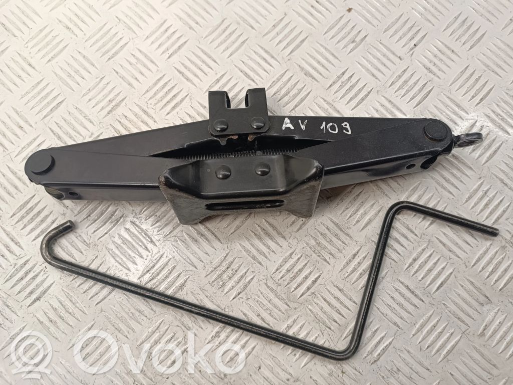 Toyota Avensis T250 Lewarek samochodowy 