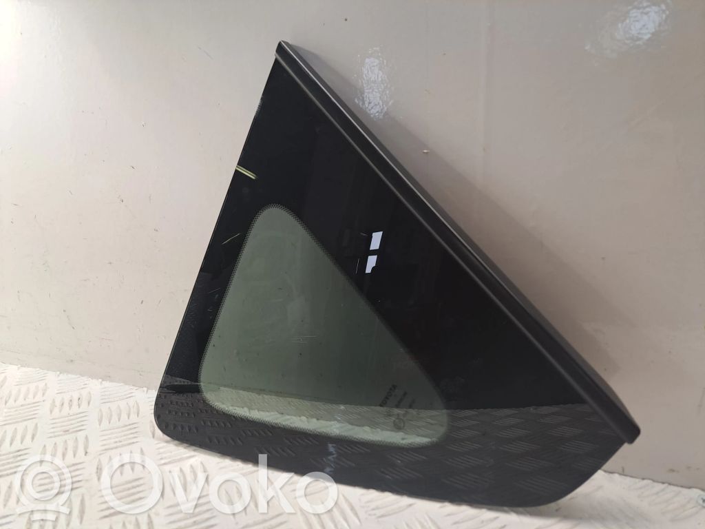 Toyota Verso Rear side window 