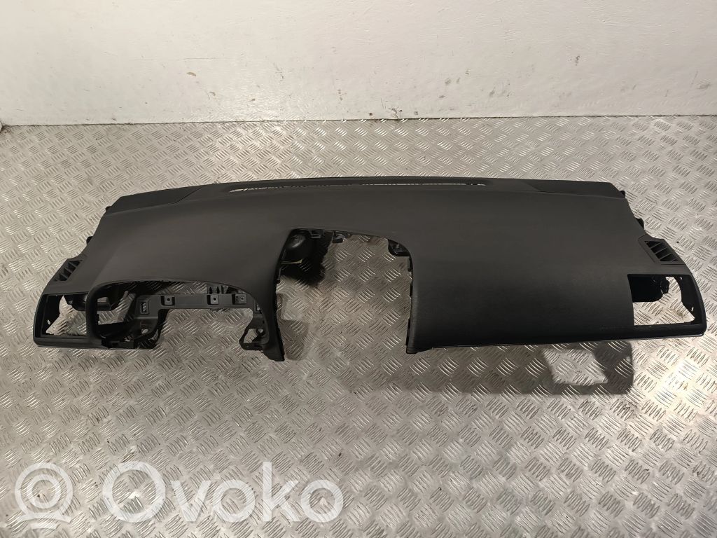 Toyota Avensis T270 Deska rozdzielcza 