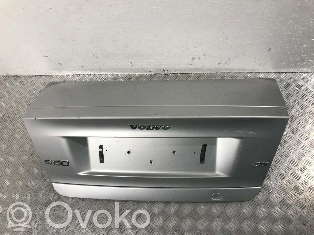 Tylna klapa bagażnika   A04W472