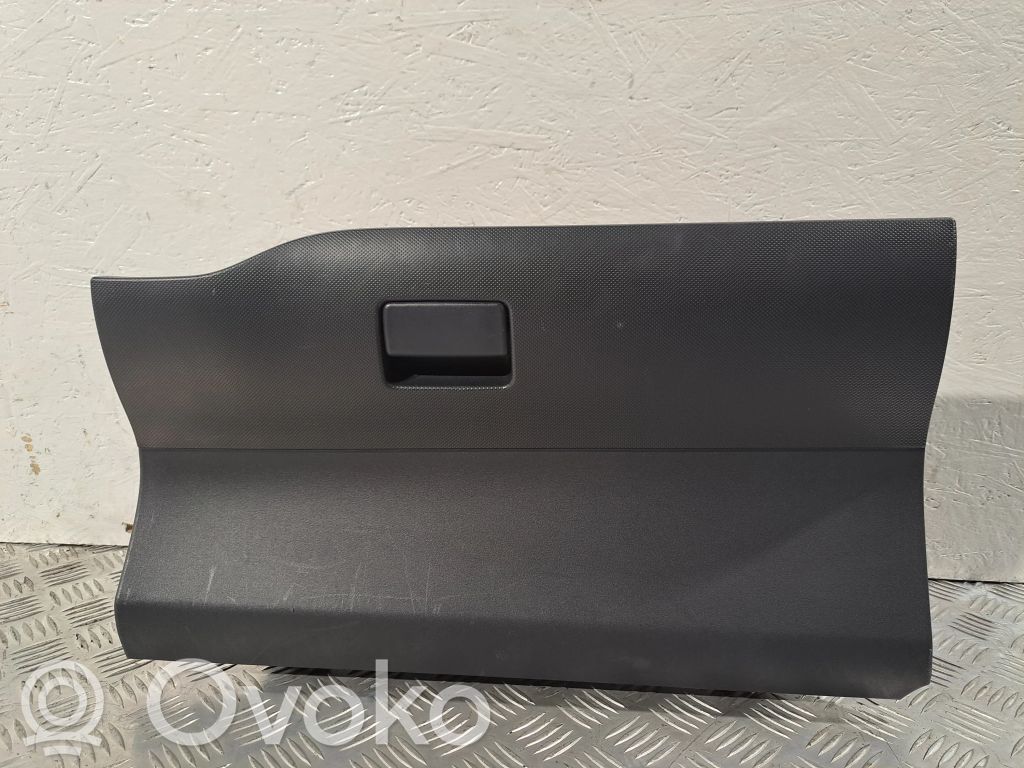 Toyota Auris 150 Guantera 