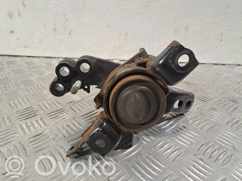 Toyota Avensis T270 Engine mount bracket 