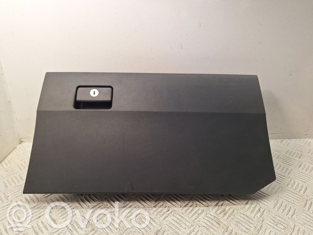 Toyota Verso Guantera 
