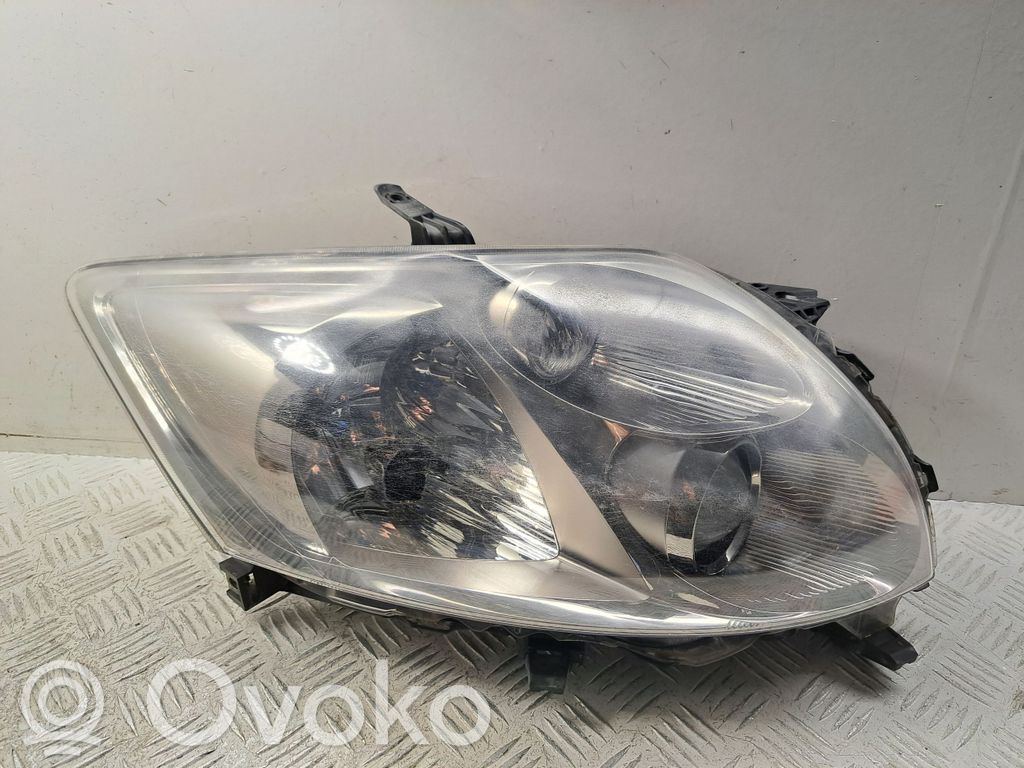 Toyota Auris 150 Lampa przednia 