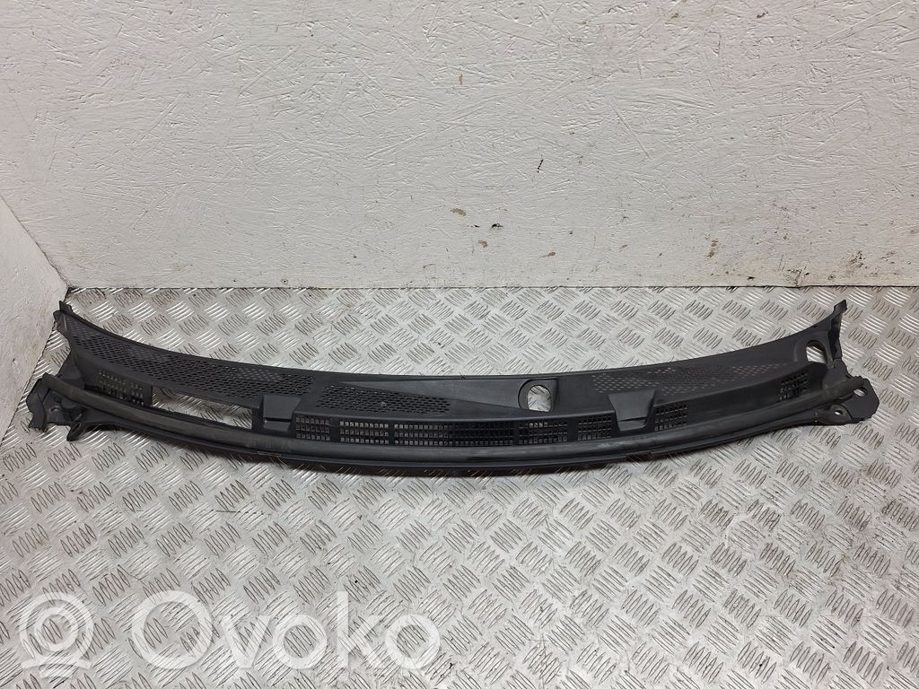 Windshield trim   66862BC41A