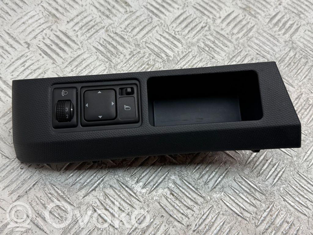 Nissan Micra Wing mirror switch 