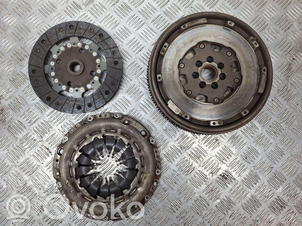 Nissan Juke I F15 Sankabos komplektas 
