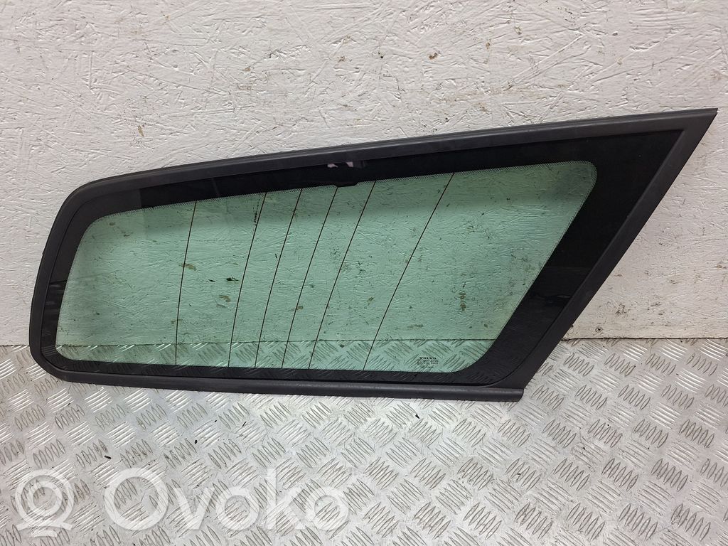 Volvo V50 Rear side window 