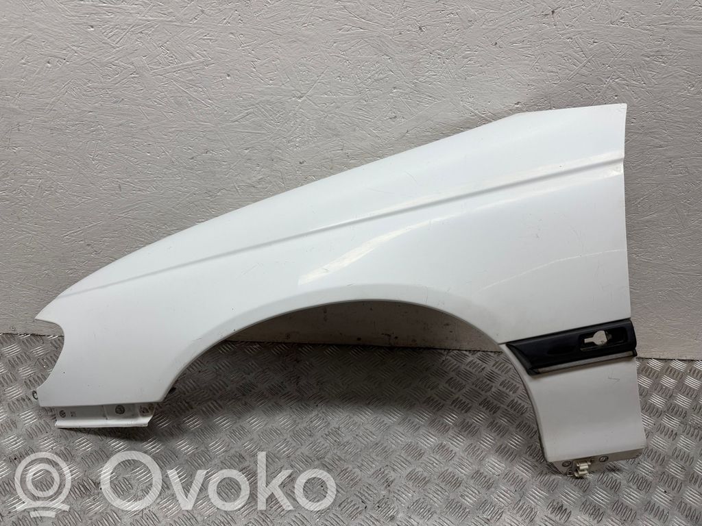 Opel Omega B1 Spārns 