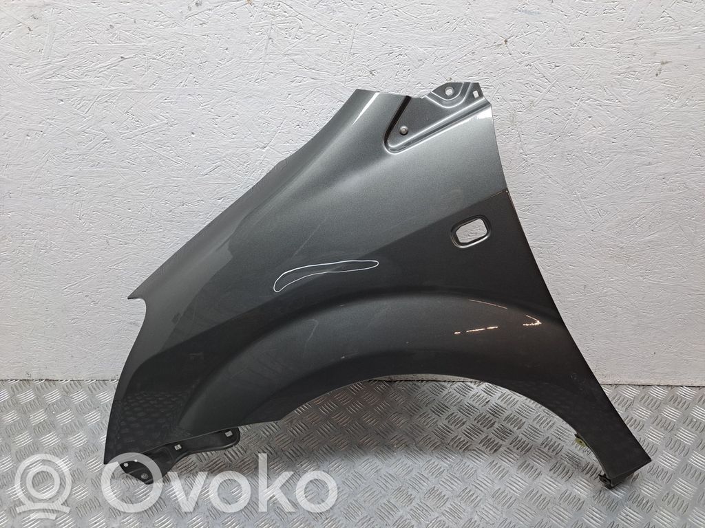 Toyota Corolla Verso AR10 Spārns 